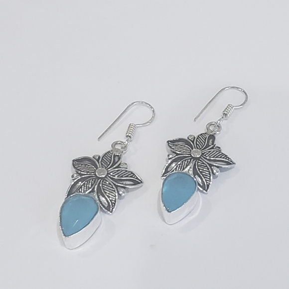 Chalcedony earrings, blue chalcedony flower earrings, 925 chalcedony earrings - Picture 7 of 11